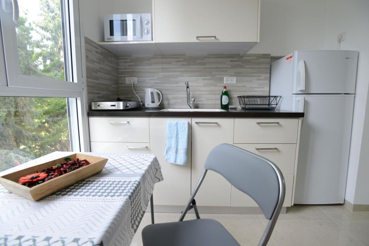 Olga Beach Apartment 28 Haifa Bagian luar foto