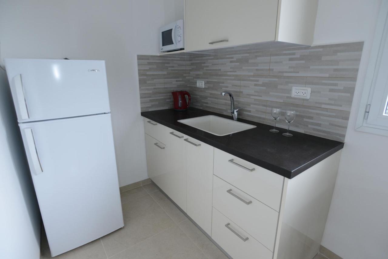 Olga Beach Apartment 28 Haifa Bagian luar foto